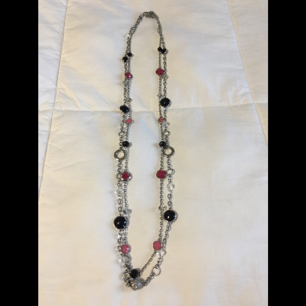 White House Black Market Necklace 39$